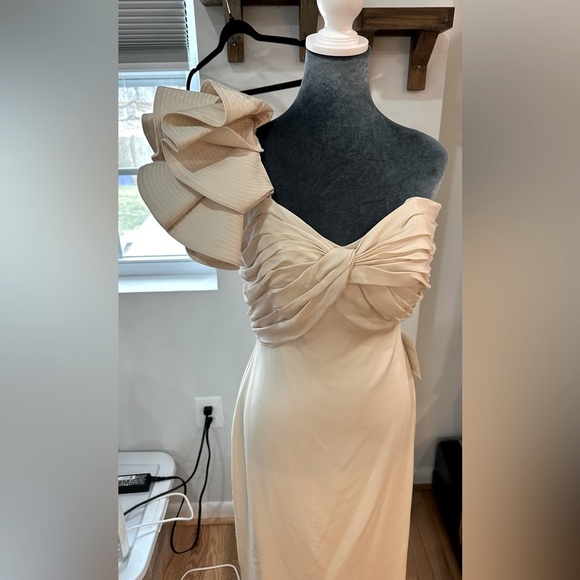 NWT Johanna Ortiz Silk Strapless Detachable One Ruffle Shoulder Cream Dress 8 - Picture 8 of 15